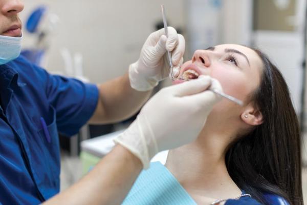 Как укрепить зубы - регулярно посещайте стоматолога
