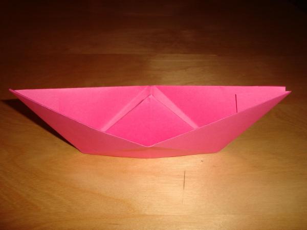 Как сделать кораблик из бумаги шаг за шагом - Шаг 12